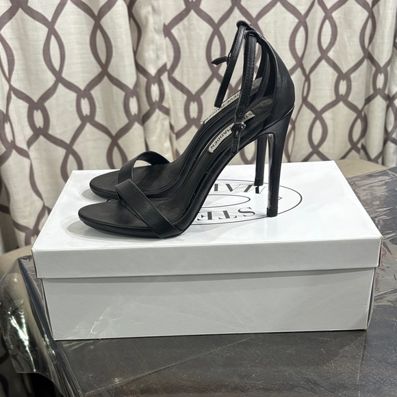 Steve Madden Black Open-Toe Ankle-Strap Heeled Sandals - Picture 2 of 6